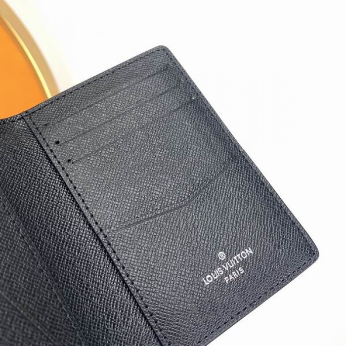 Onekick LOUI VUITTO WALLET M69536 11*8*1