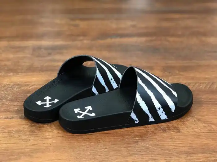 OFF-WHITE SLIPPERS