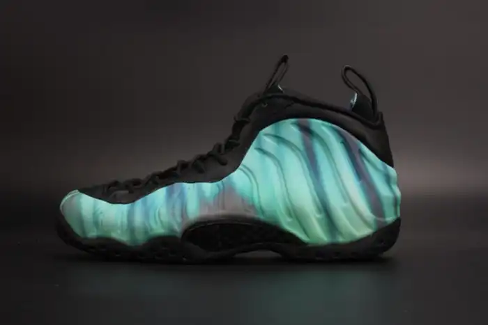 Onekick Nike Air Foamposite One Northern Lights Black Green mens 840559-001