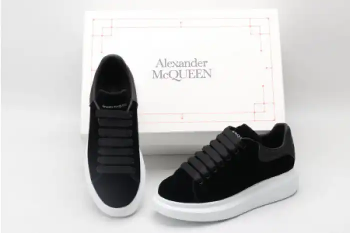 MQ SNEAKERS