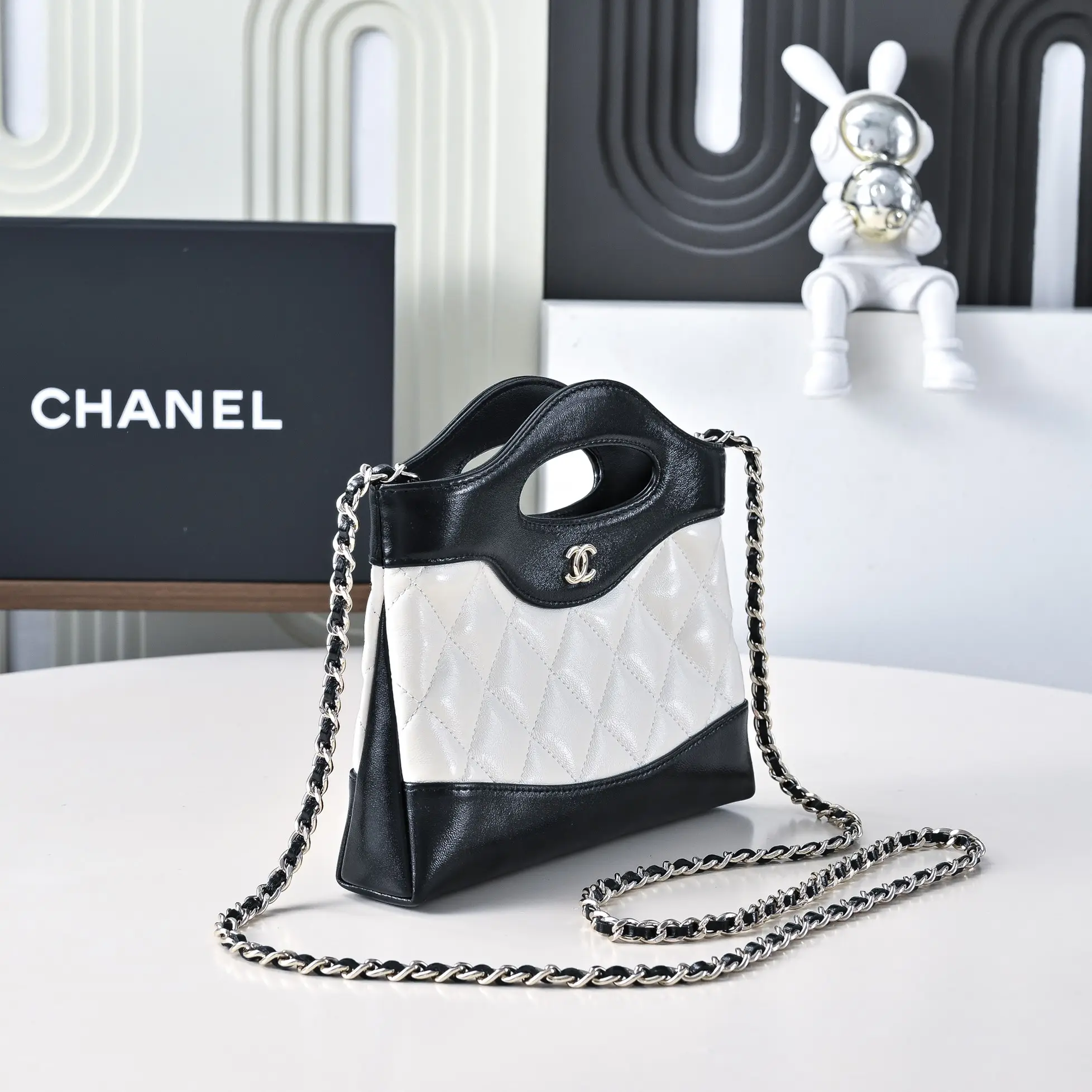 Reps CHANEL 31 MINI SHOPPING BAG White & Black