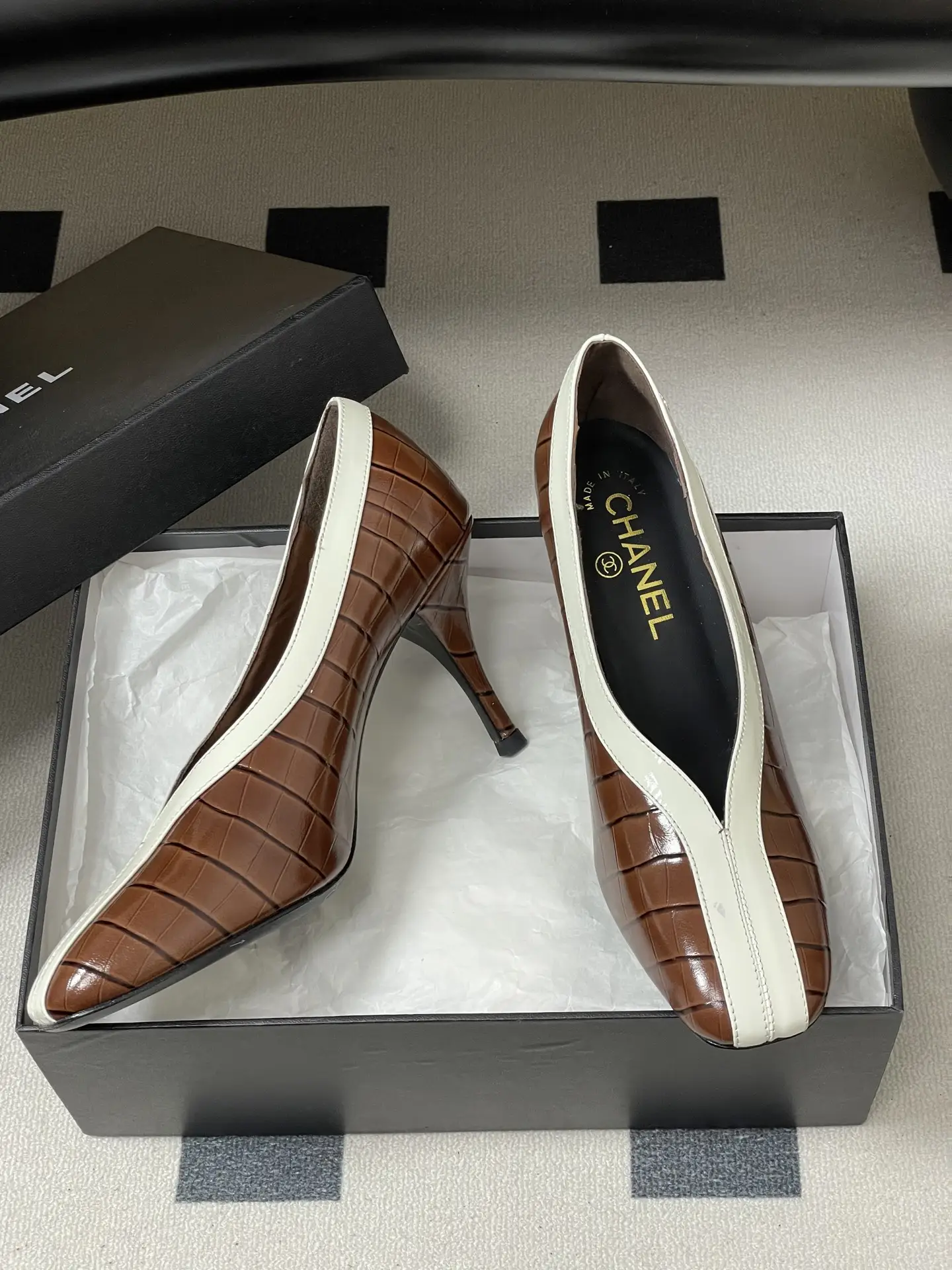 Chanel Crocodile-Embossed Leather High Heels Brown White