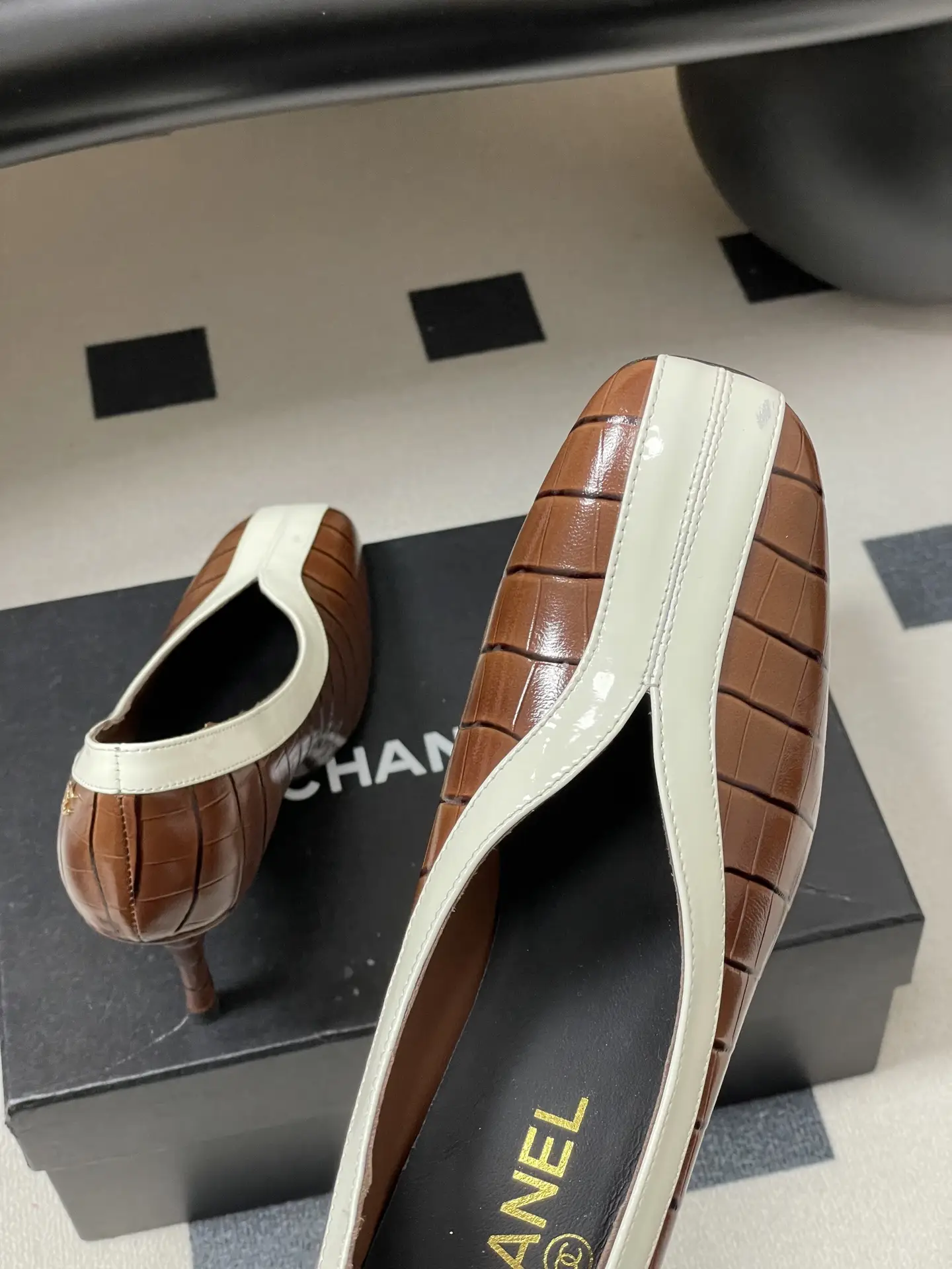 Chanel Crocodile-Embossed Leather High Heels Brown White