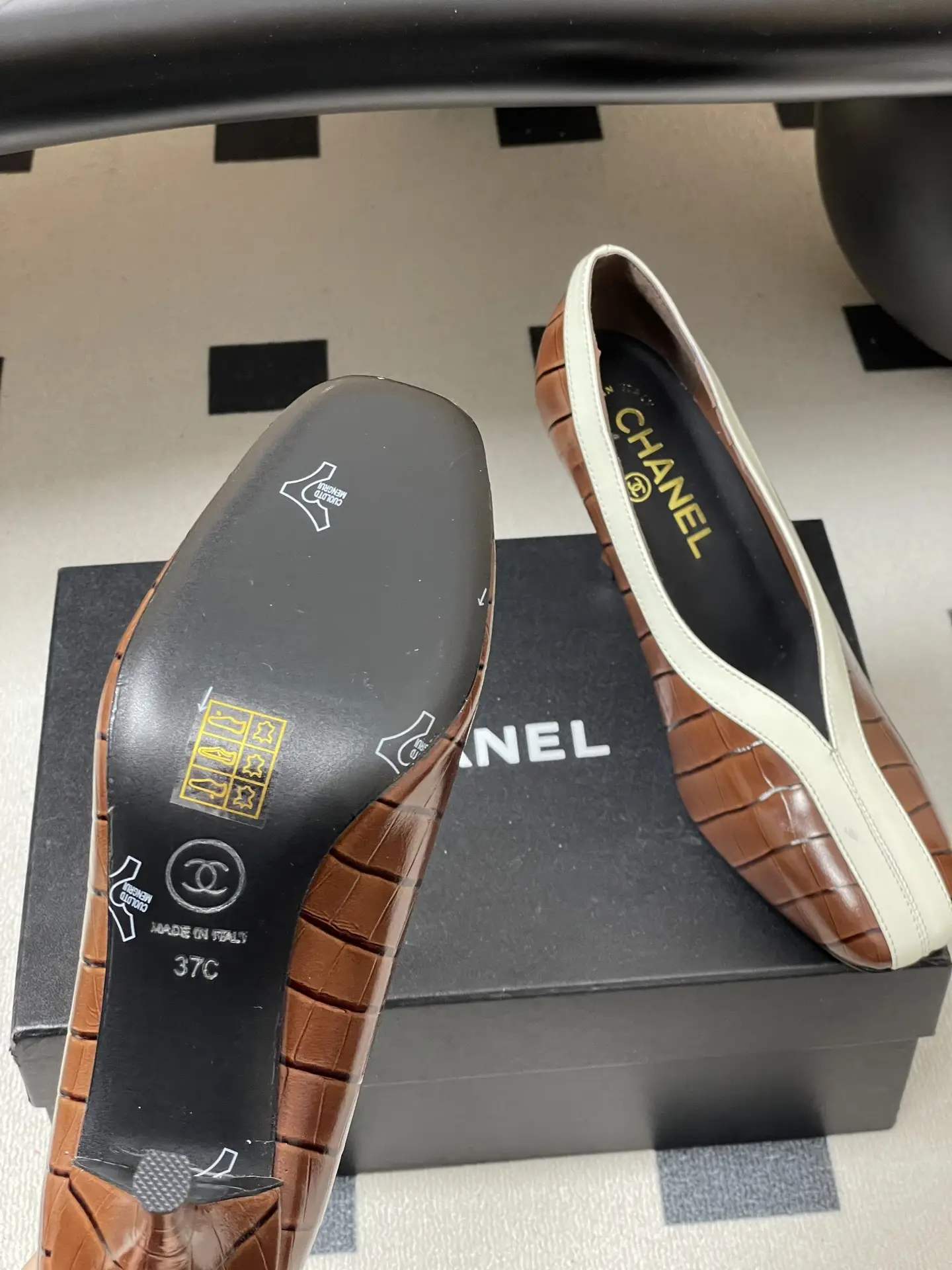 Chanel Crocodile-Embossed Leather High Heels Brown White