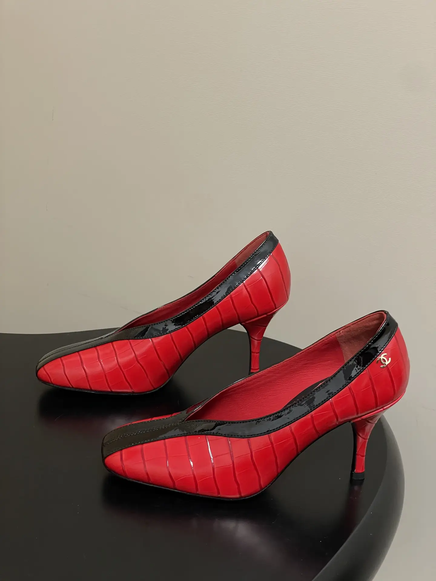 Chanel Crocodile-Embossed Leather High Heels Red Black