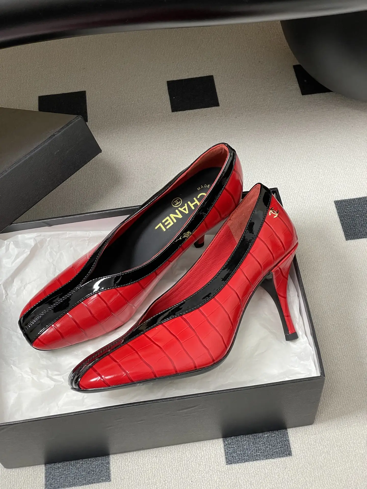 Chanel Crocodile-Embossed Leather High Heels Red Black