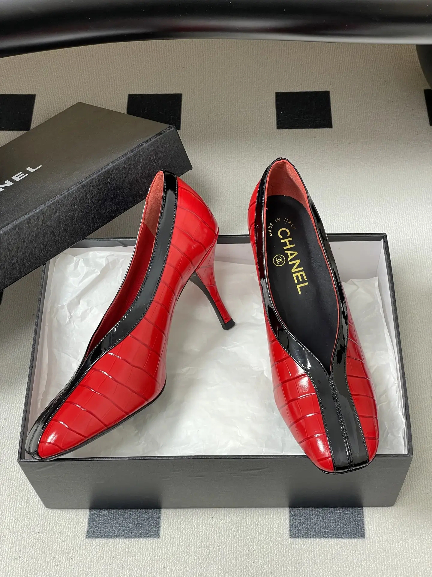 Chanel Crocodile-Embossed Leather High Heels Red Black