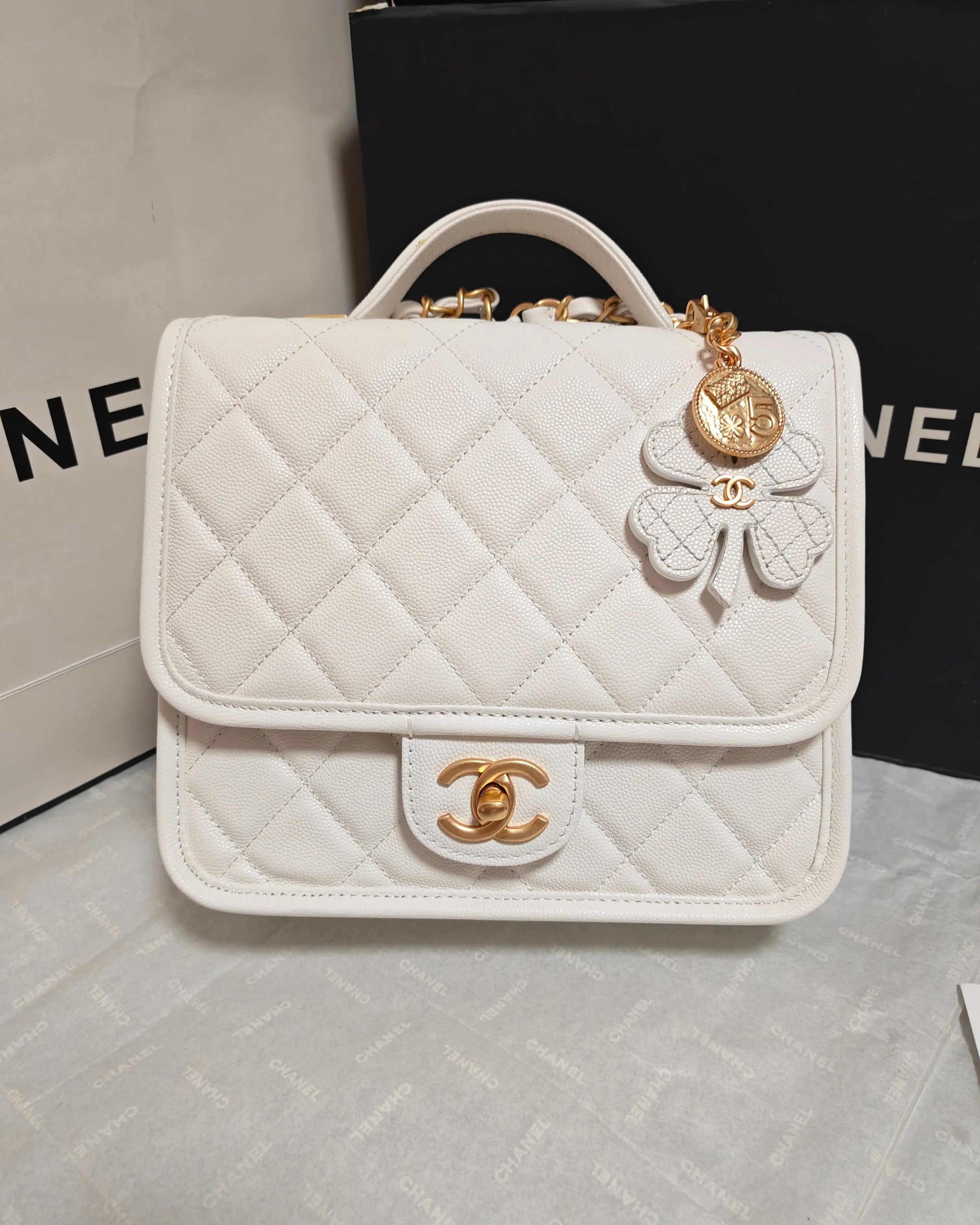 Replica bags lv Chanel Mini White Flip-top Hand-held Handbags with Shoulder Strap