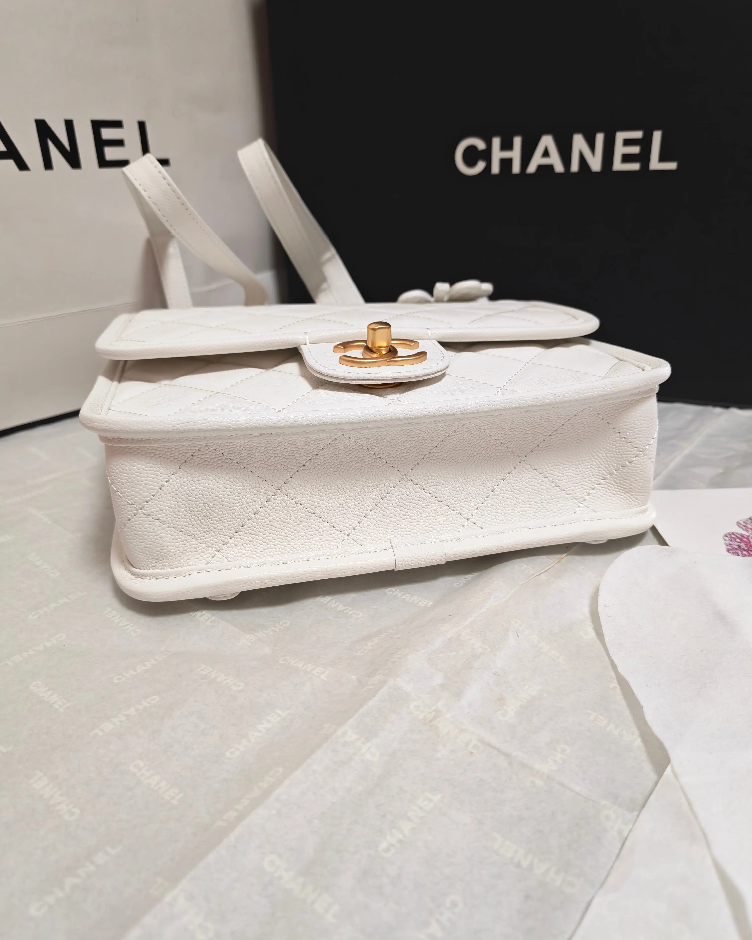 Replica bags lv Chanel Mini White Flip-top Hand-held Handbags with Shoulder Strap