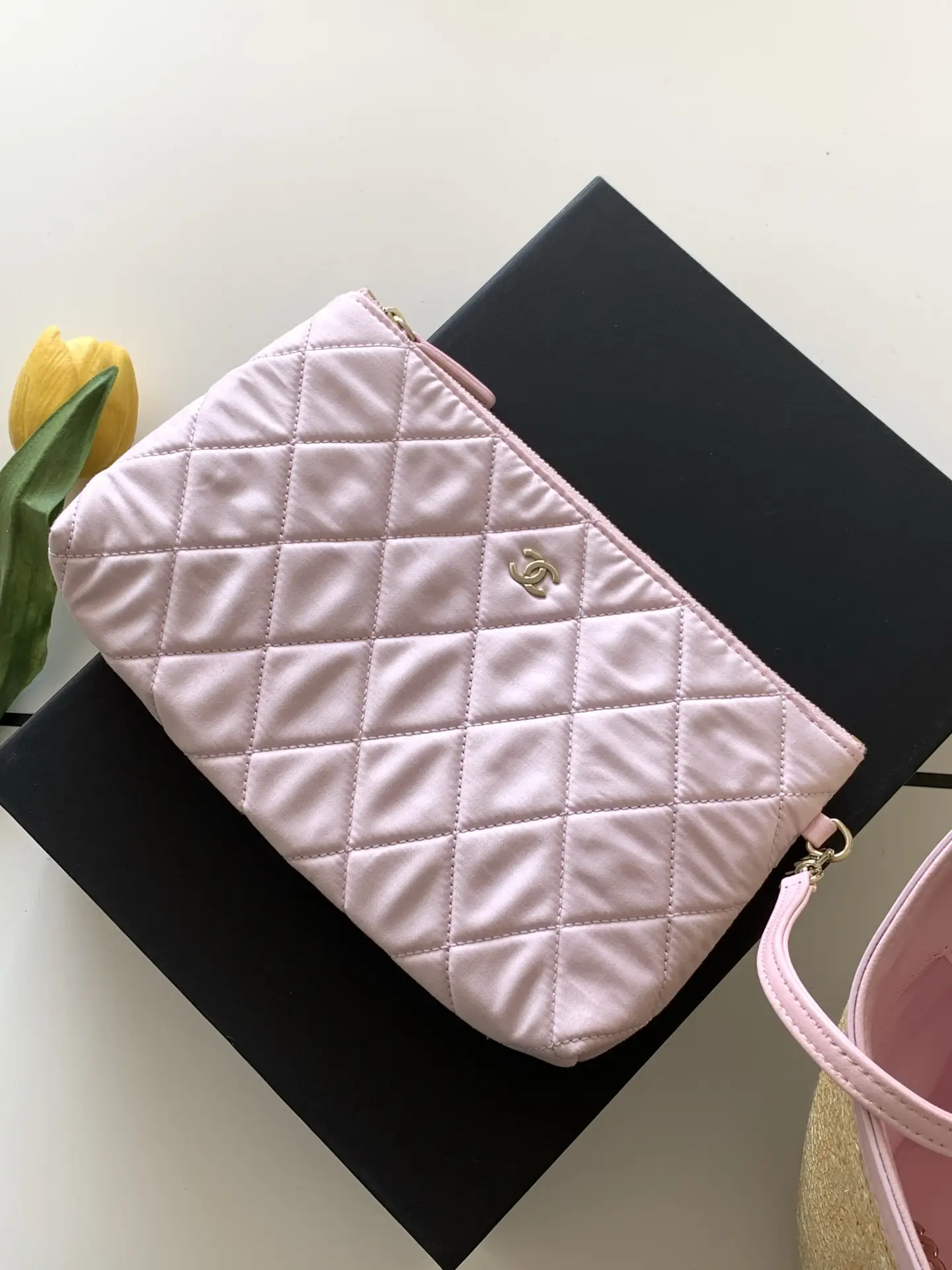 Chanel Large Tote Braided Straw AS5952 Pink