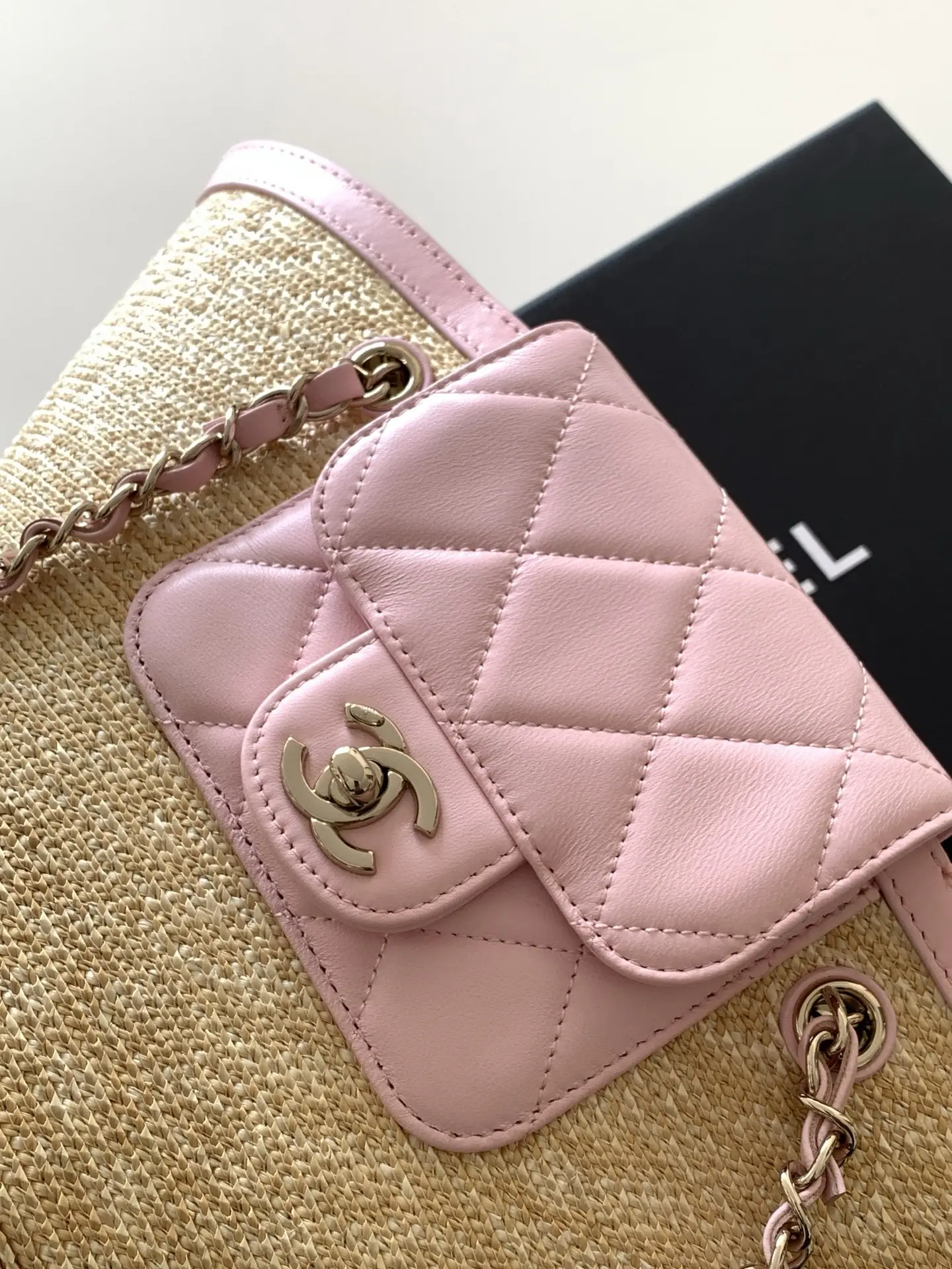 Chanel Small Tote Braided Straw AS5951 Pink