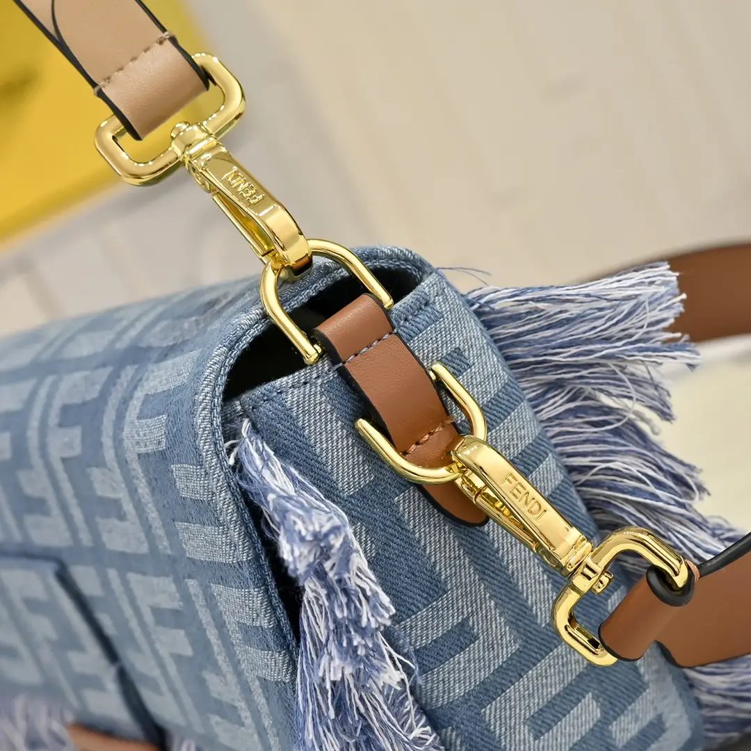 Fendi Mamma Baguette 2025