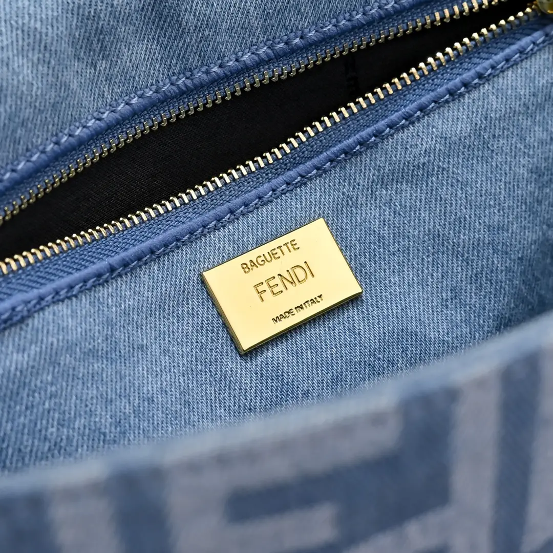 Fendi Mamma Baguette 2025