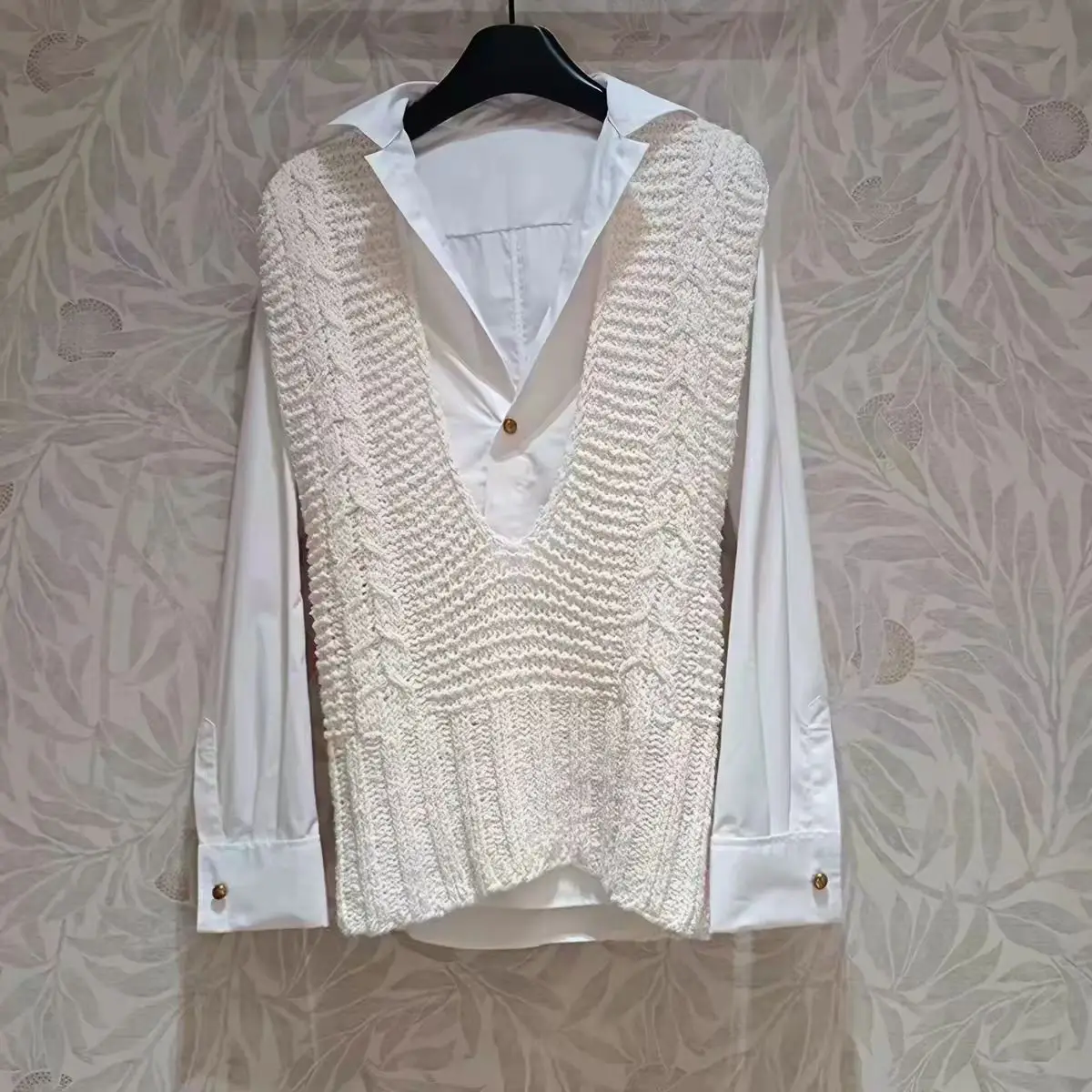 2026 New Smart Casual V-Neck Pullover Vest