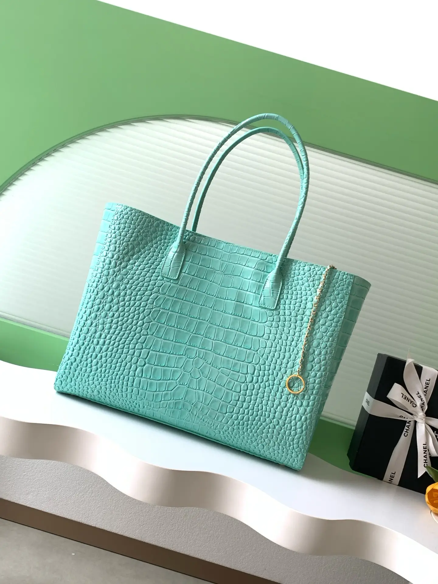 Chanel Large Tote Bag AS6239 Mint Green Crocodile Pattern