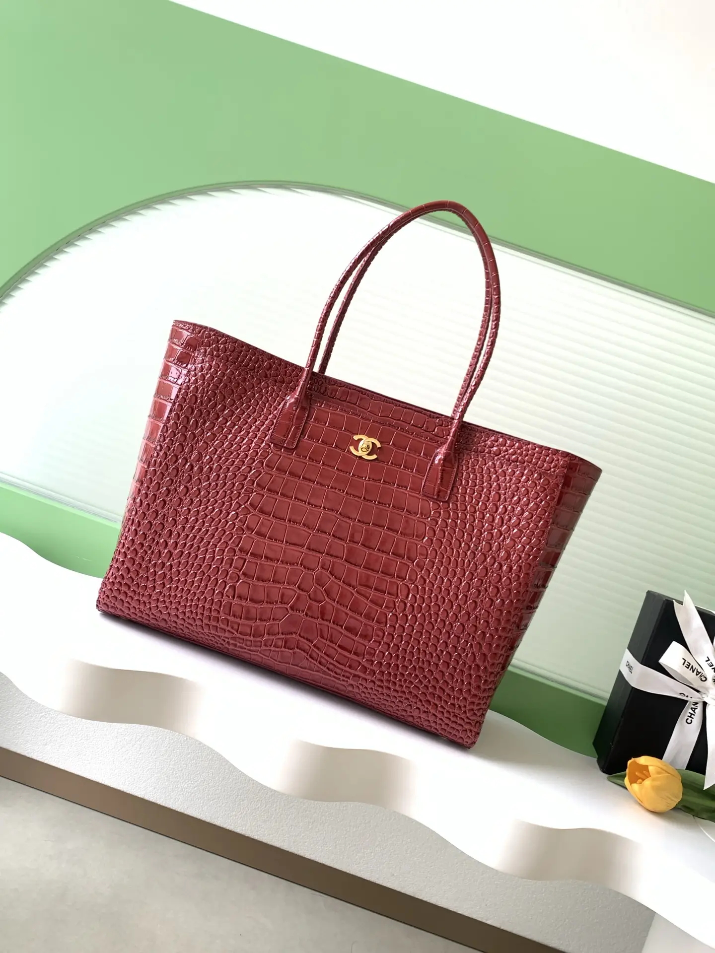 Chanel Large Tote Bag AS6239 Red Crocodile Pattern