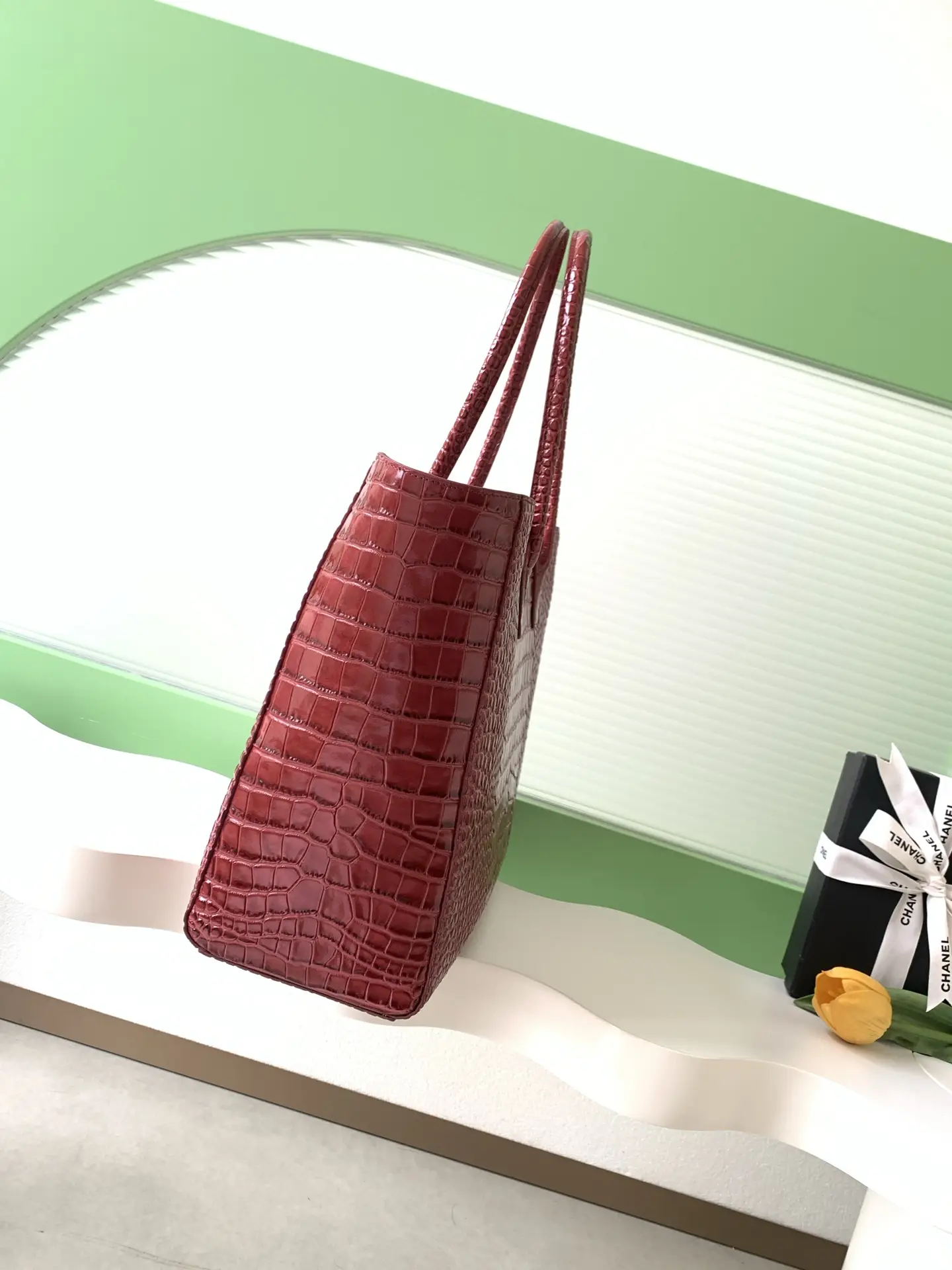 Chanel Large Tote Bag AS6239 Red Crocodile Pattern