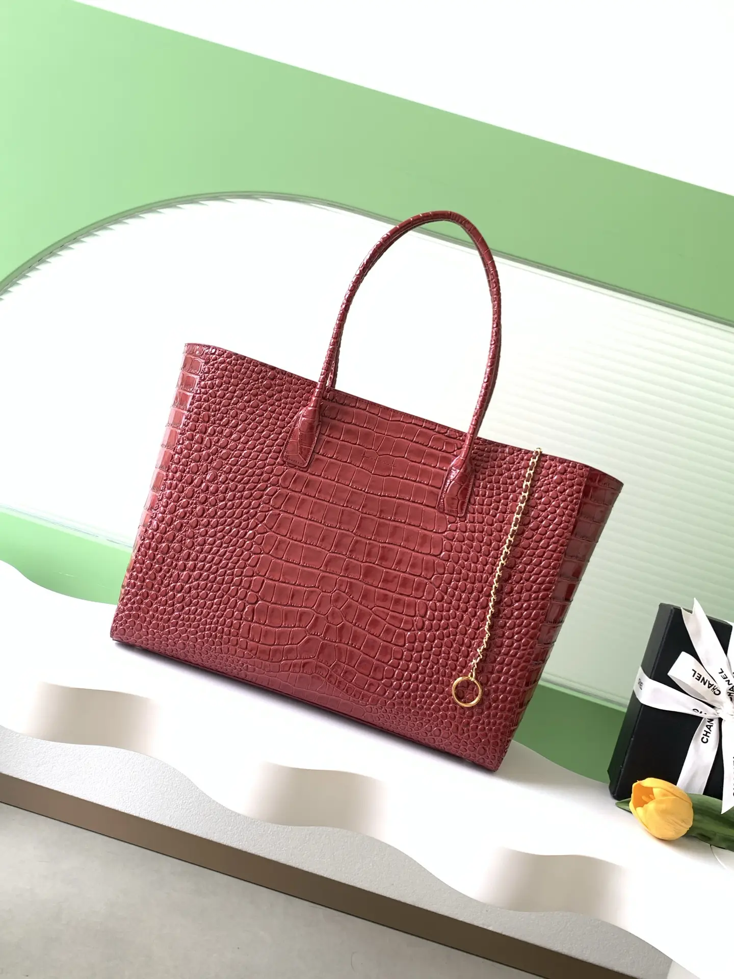 Chanel Large Tote Bag AS6239 Red Crocodile Pattern