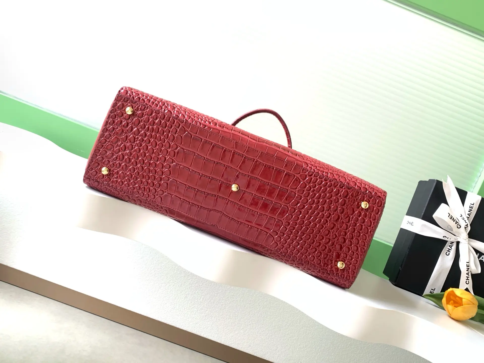 Chanel Large Tote Bag AS6239 Red Crocodile Pattern