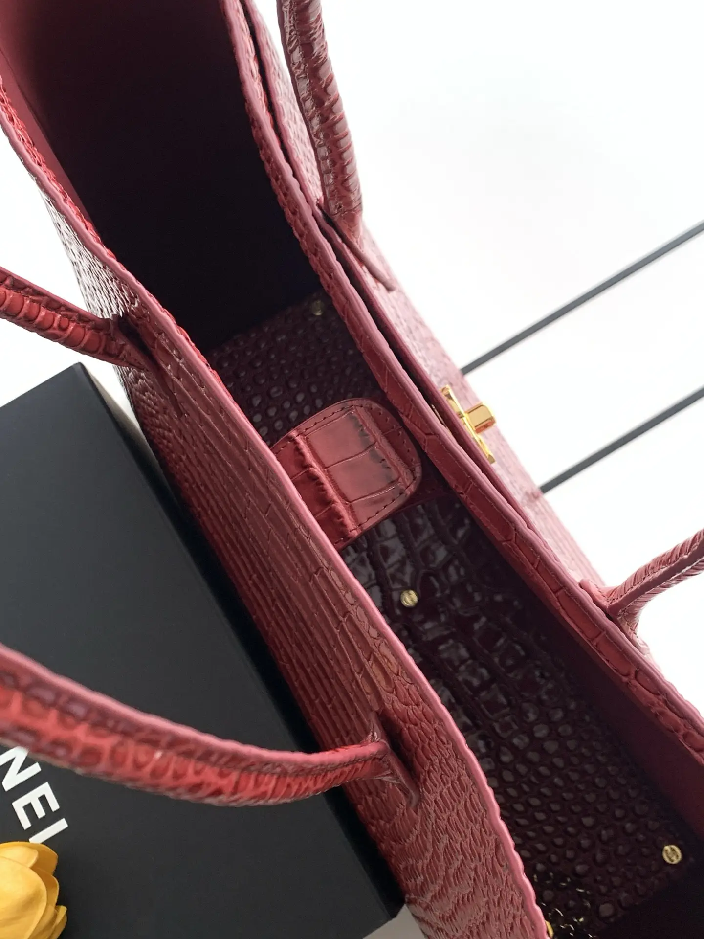 Chanel Large Tote Bag AS6239 Red Crocodile Pattern