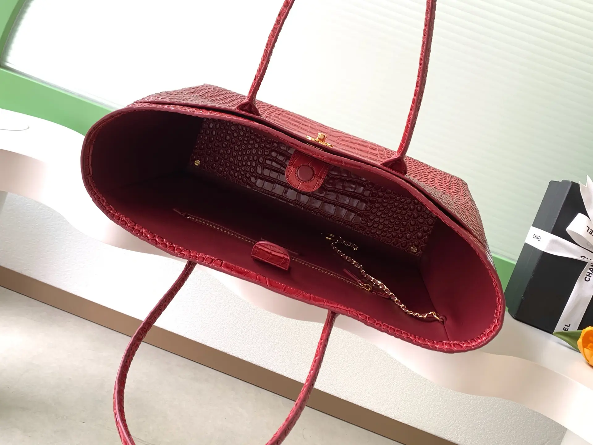 Chanel Large Tote Bag AS6239 Red Crocodile Pattern