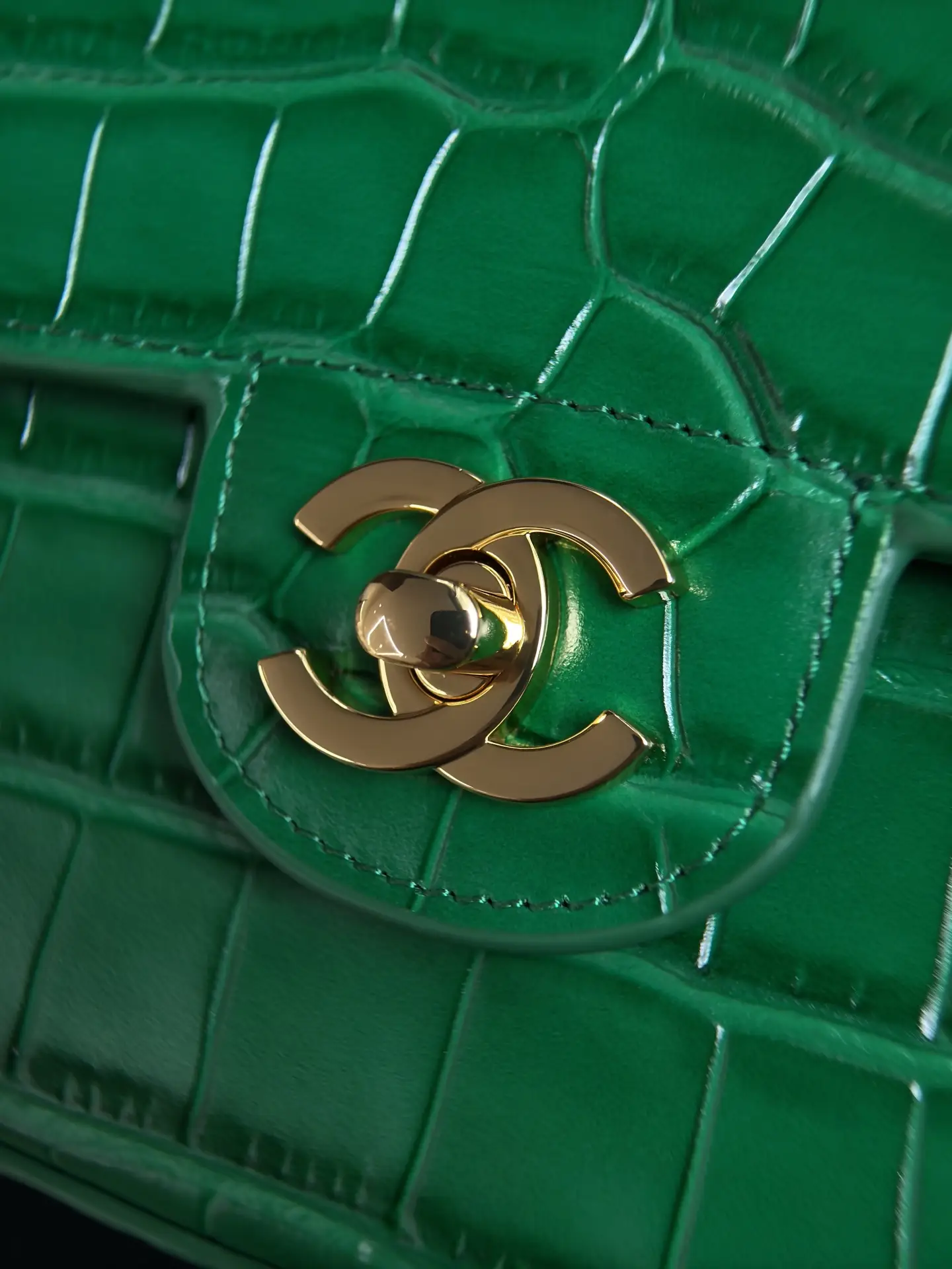 Mini Flap Bag With Top Handle AS6424 Green Crocodile Embossed