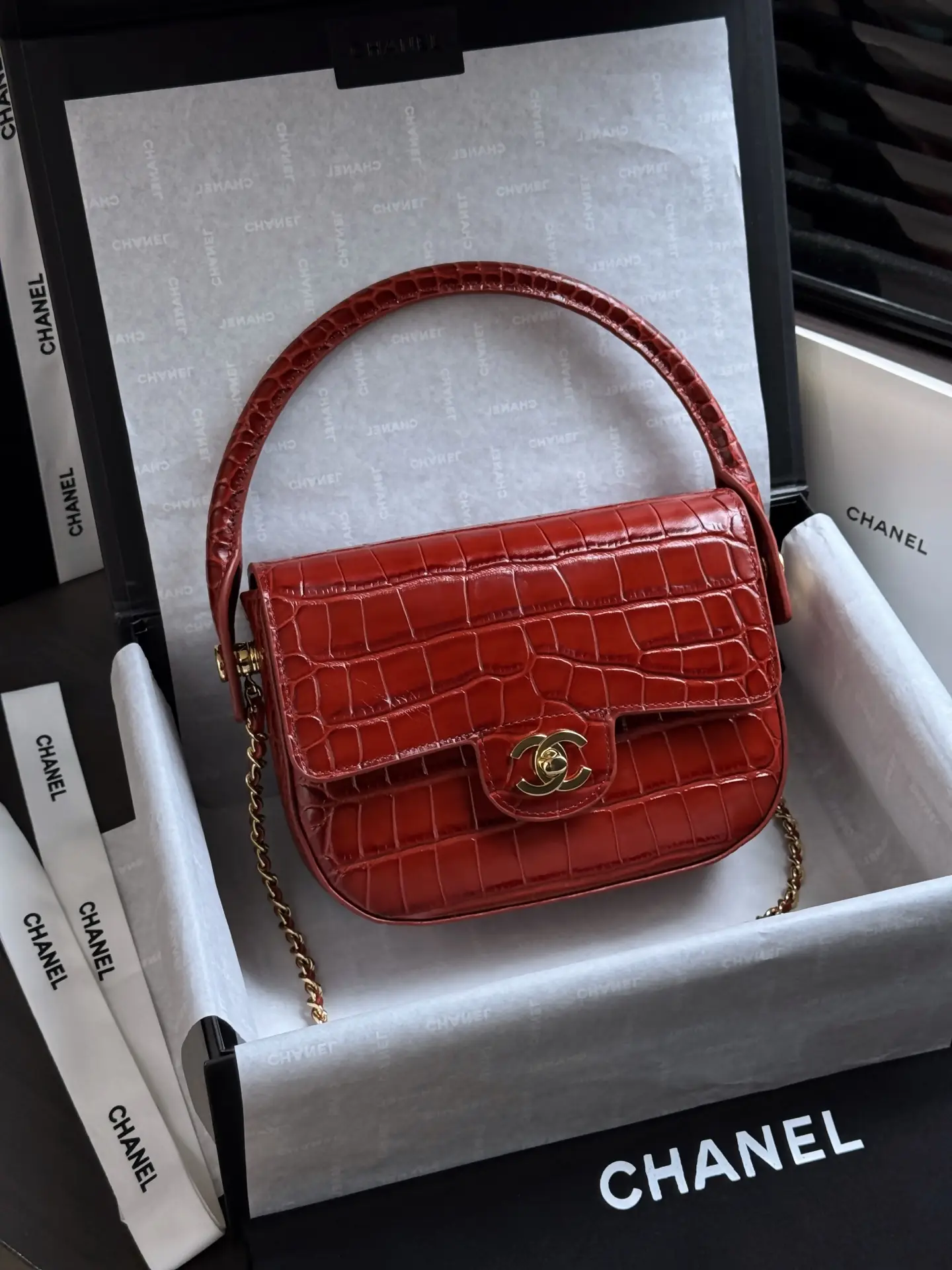 Mini Flap Bag With Top Handle AS6424 Red Crocodile Embossed