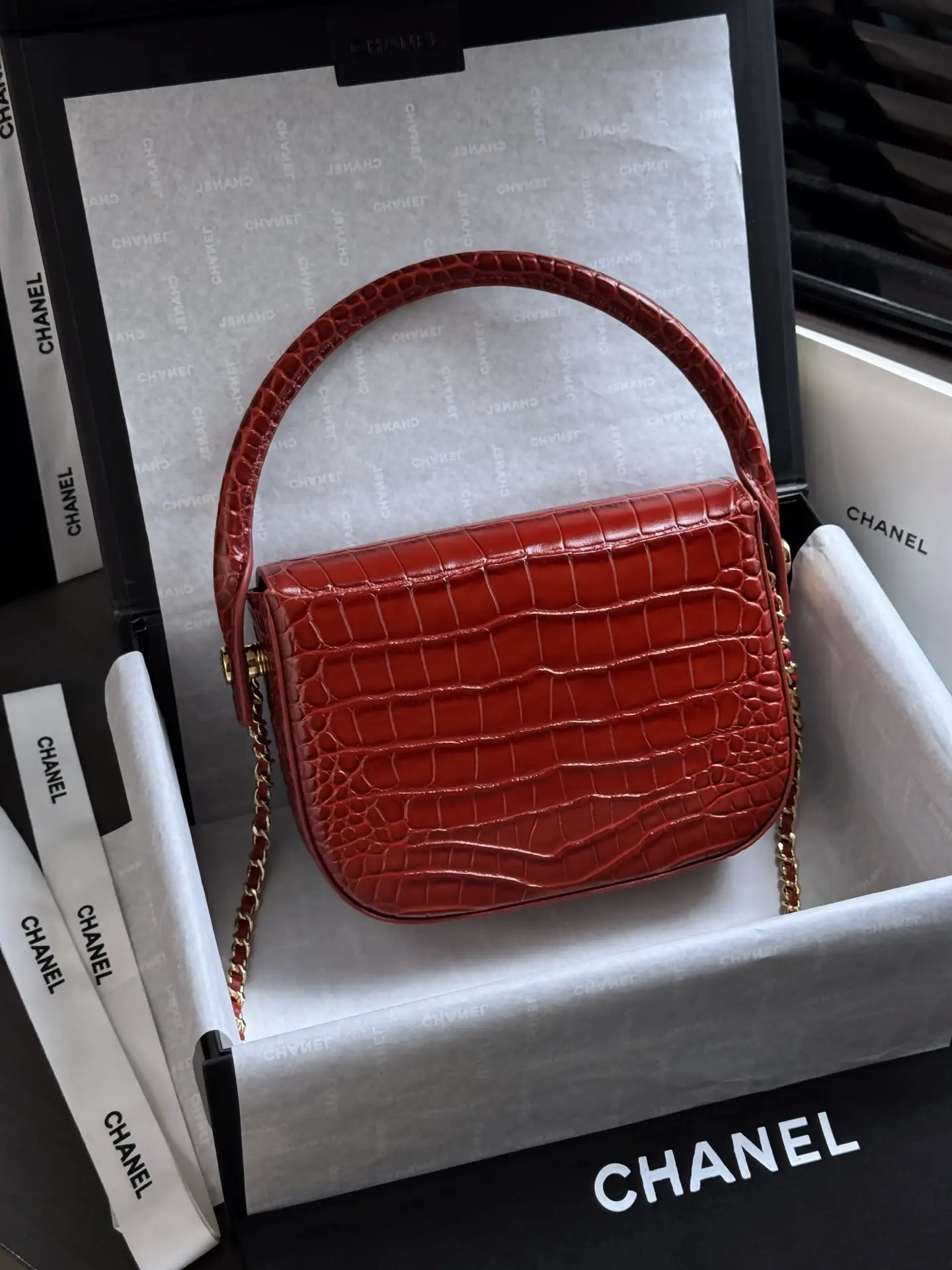 Mini Flap Bag With Top Handle AS6424 Red Crocodile Embossed