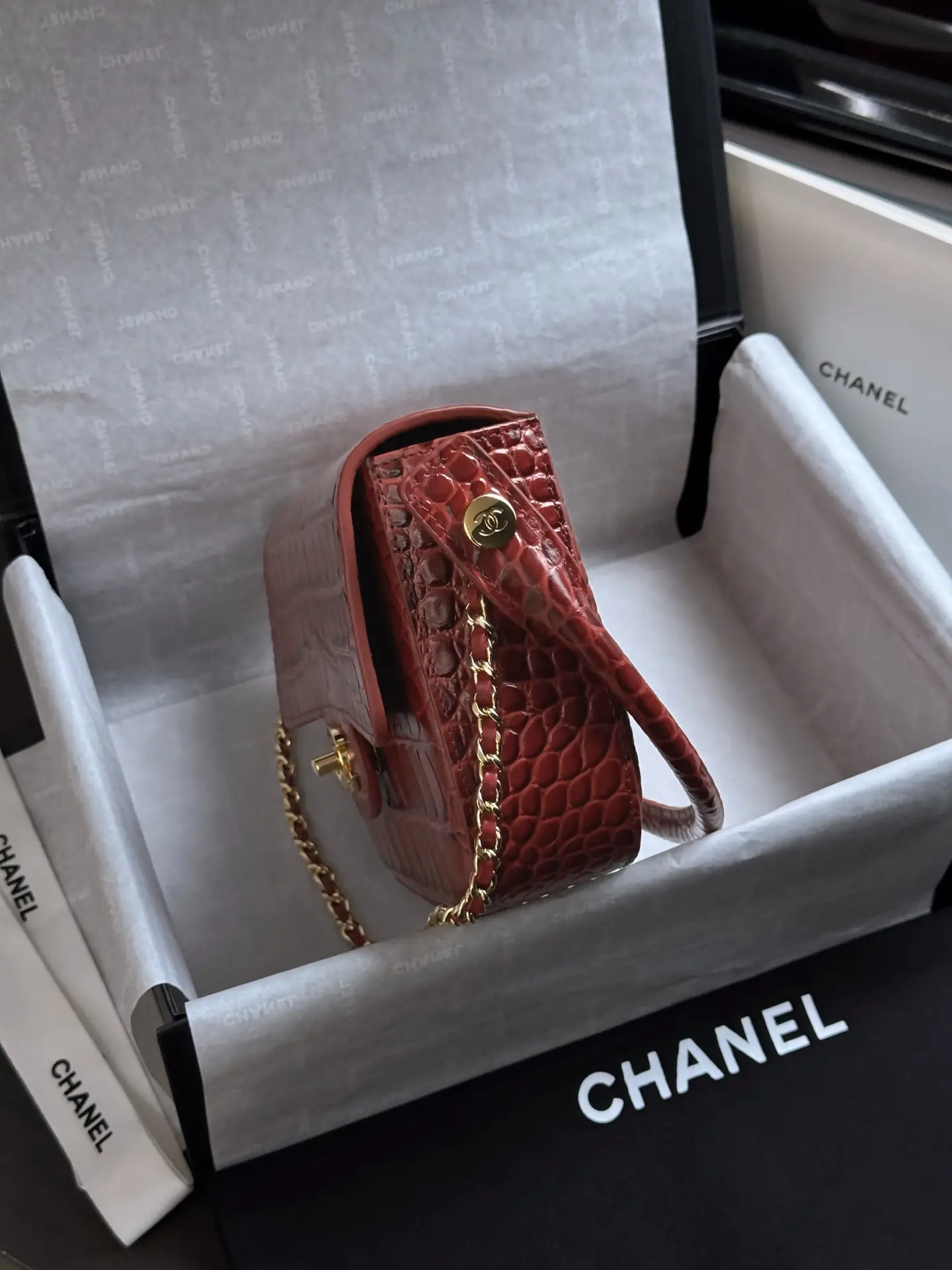 Mini Flap Bag With Top Handle AS6424 Red Crocodile Embossed