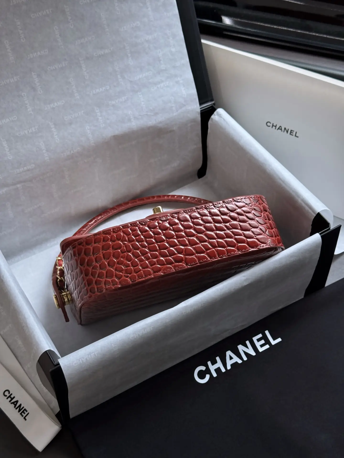 Mini Flap Bag With Top Handle AS6424 Red Crocodile Embossed