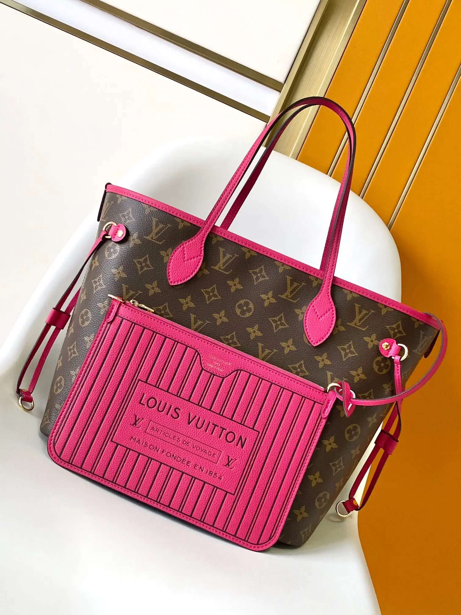 Louis Vuitton M11946 Neverfull Inside Out MM Pondichery Pink