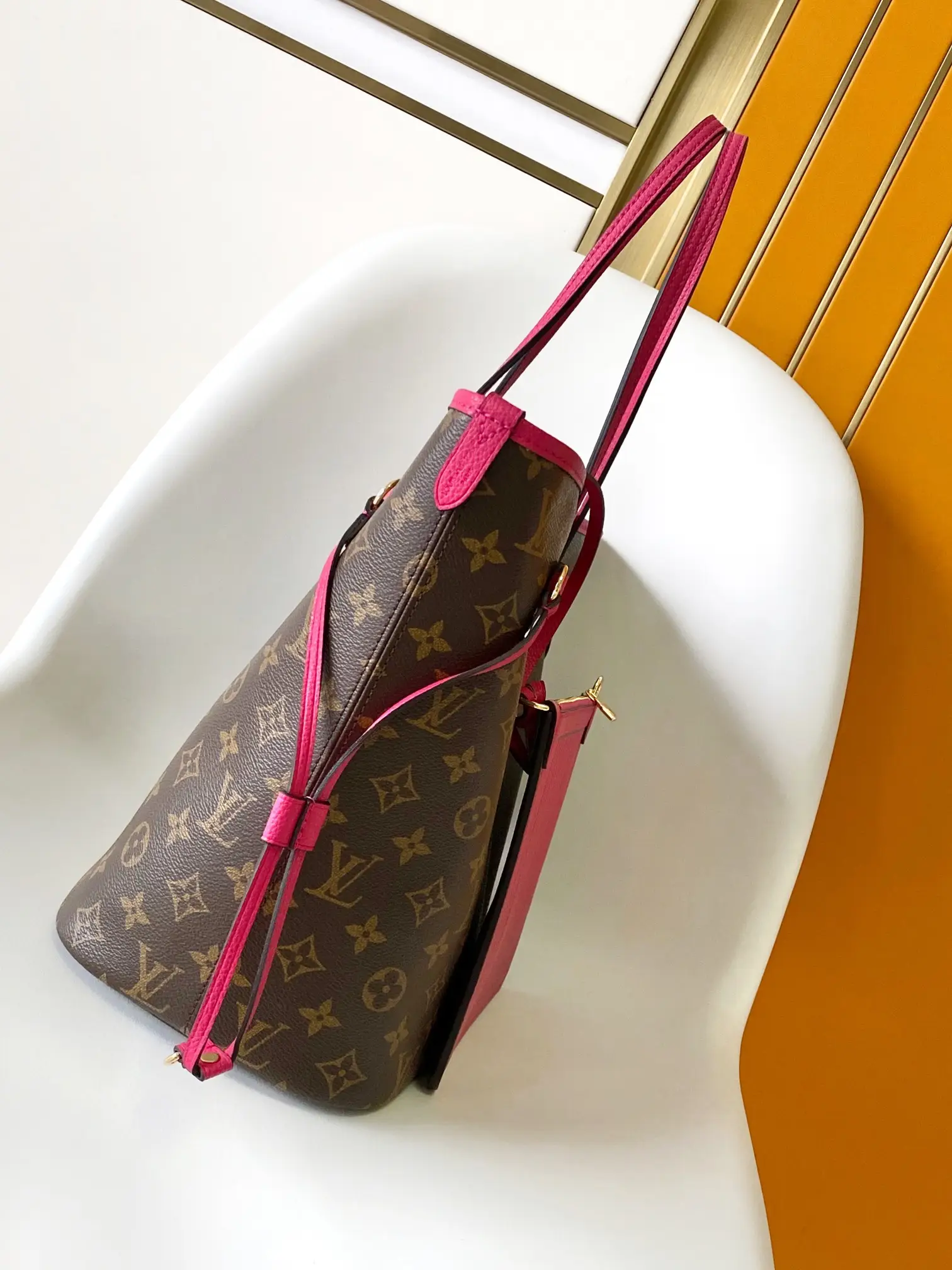 Louis Vuitton M11946 Neverfull Inside Out MM Pondichery Pink