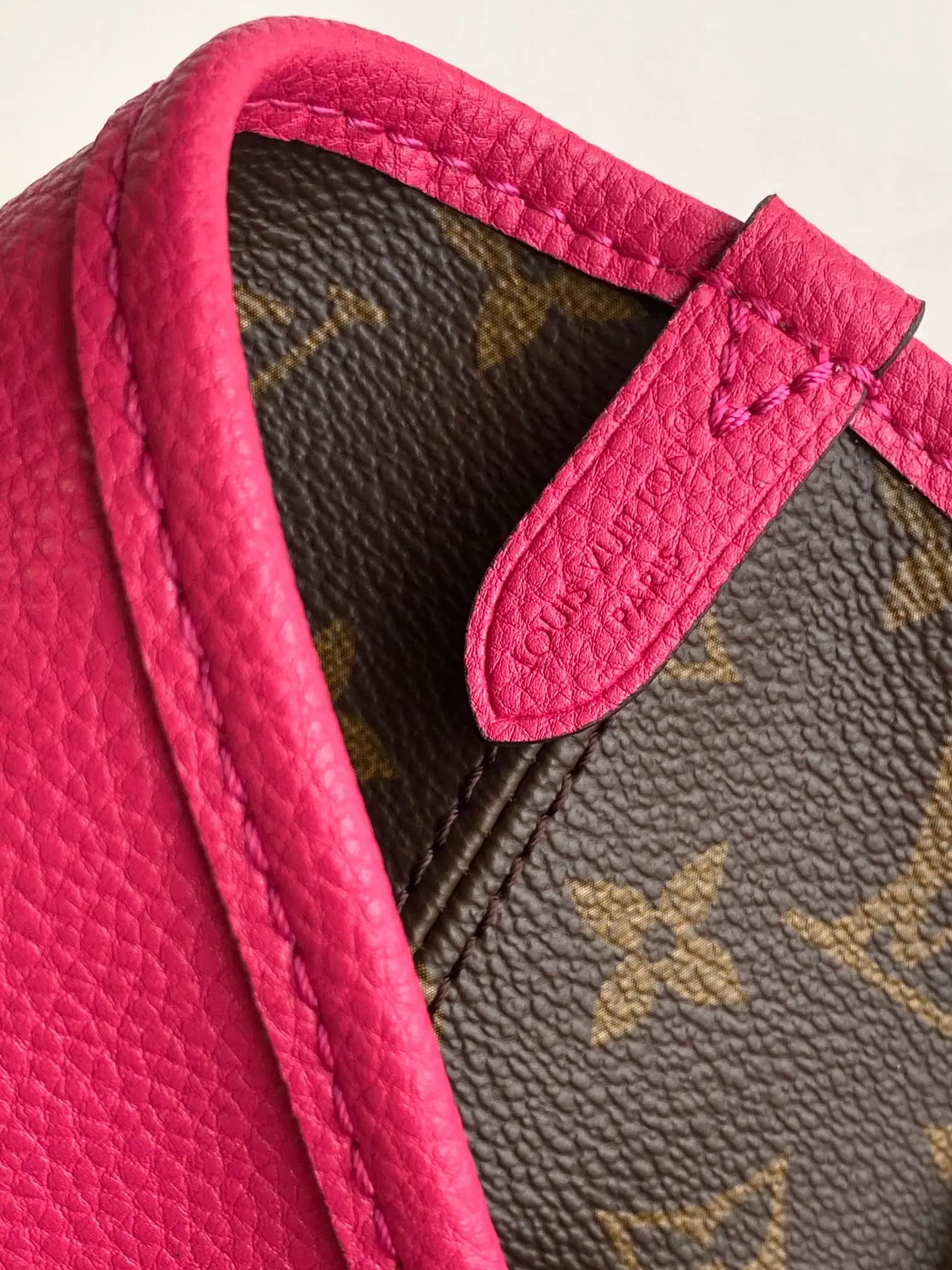 Louis Vuitton M11946 Neverfull Inside Out MM Pondichery Pink