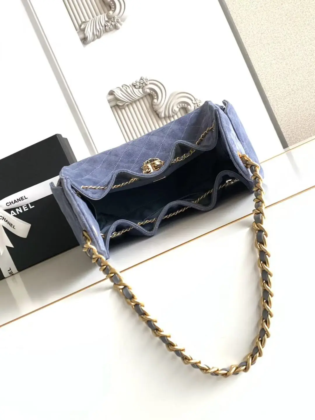  Chanel 25 Medium Handbag AS5293 Dark Purple