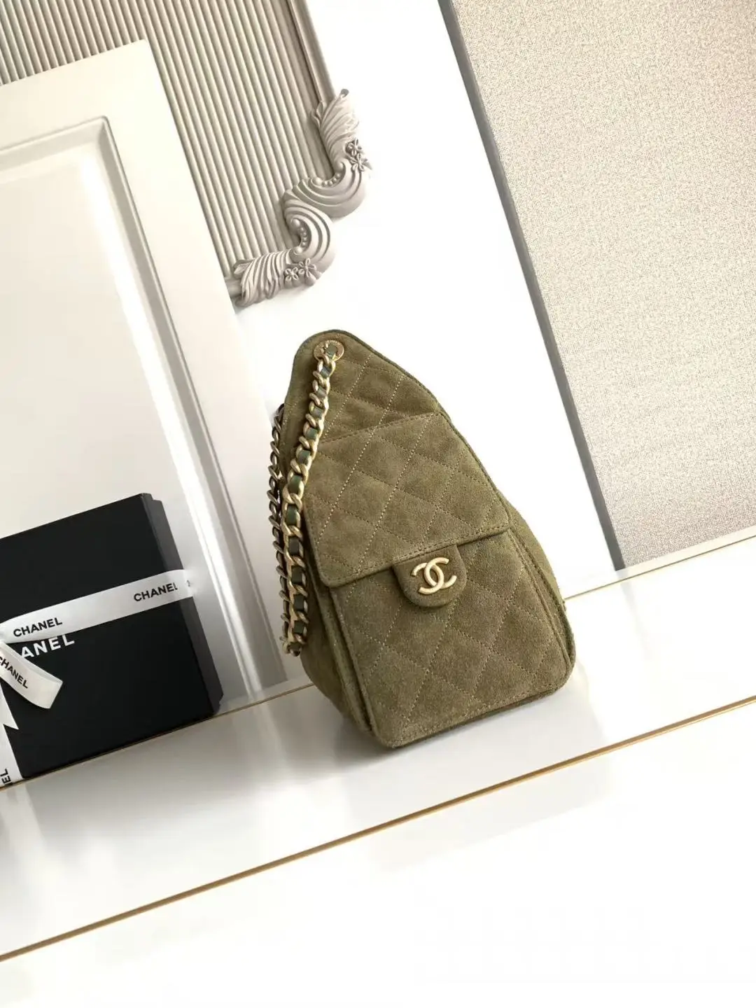 Chanel 25 Medium Handbag AS5293 Olive Green