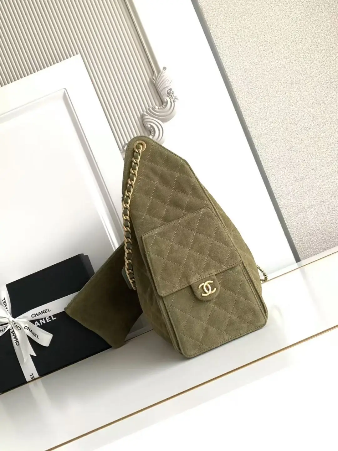 Chanel 25 Medium Handbag AS5311 Olive Green