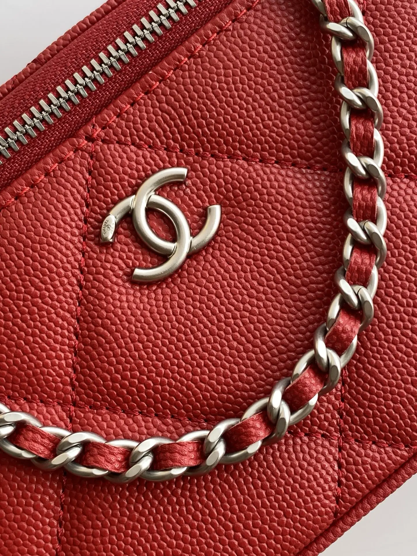 Chanel Chain Vanity Case AP4933 Red