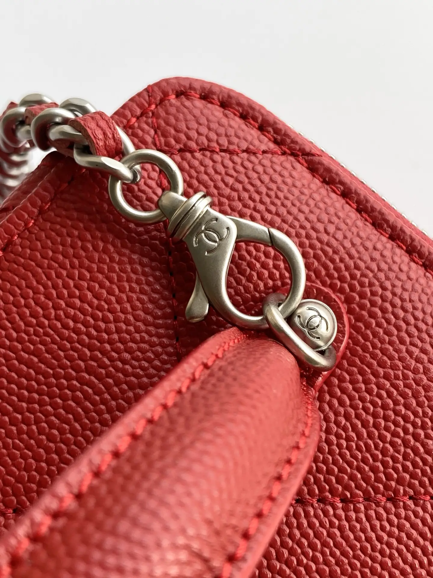 Chanel Chain Vanity Case AP4933 Red
