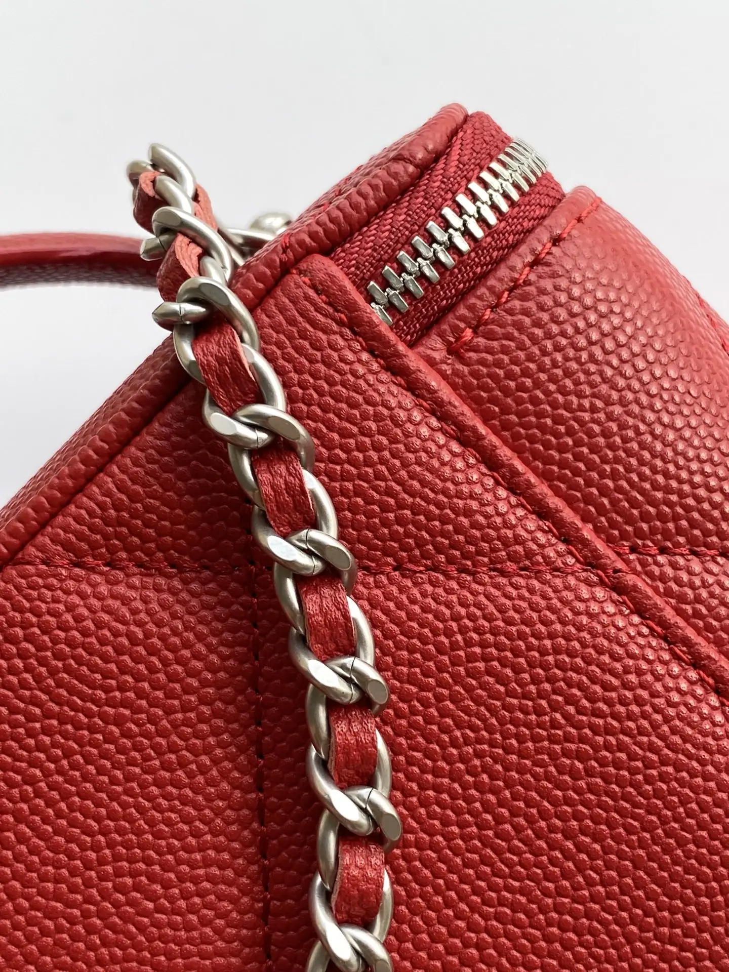 Chanel Chain Vanity Case AP4933 Red