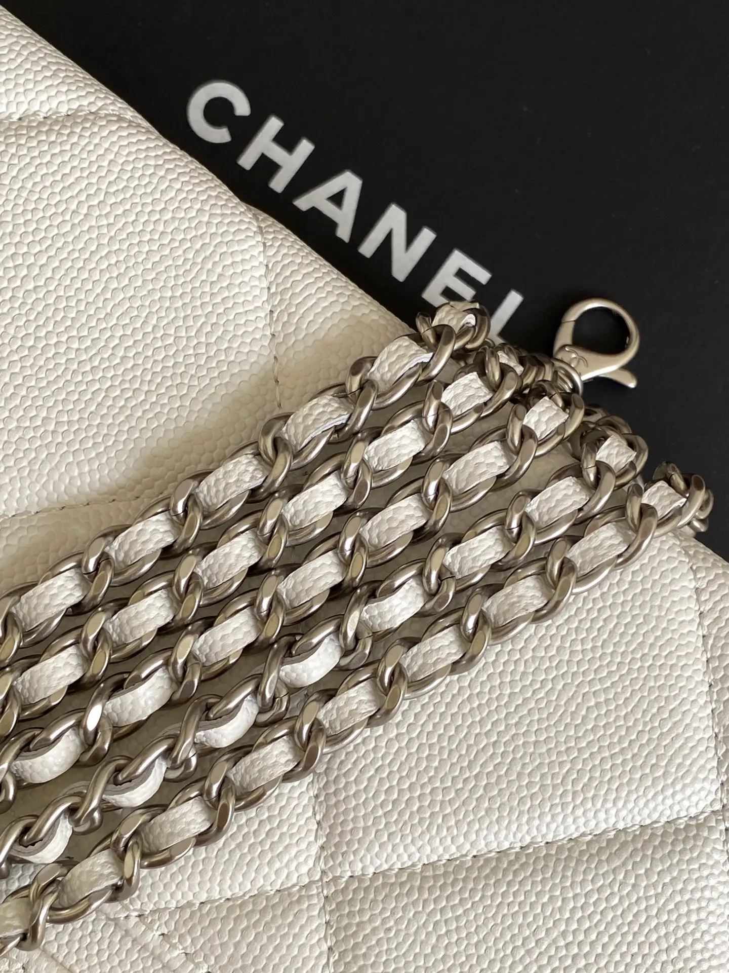 Chanel Chain Vanity Case AP4936 White