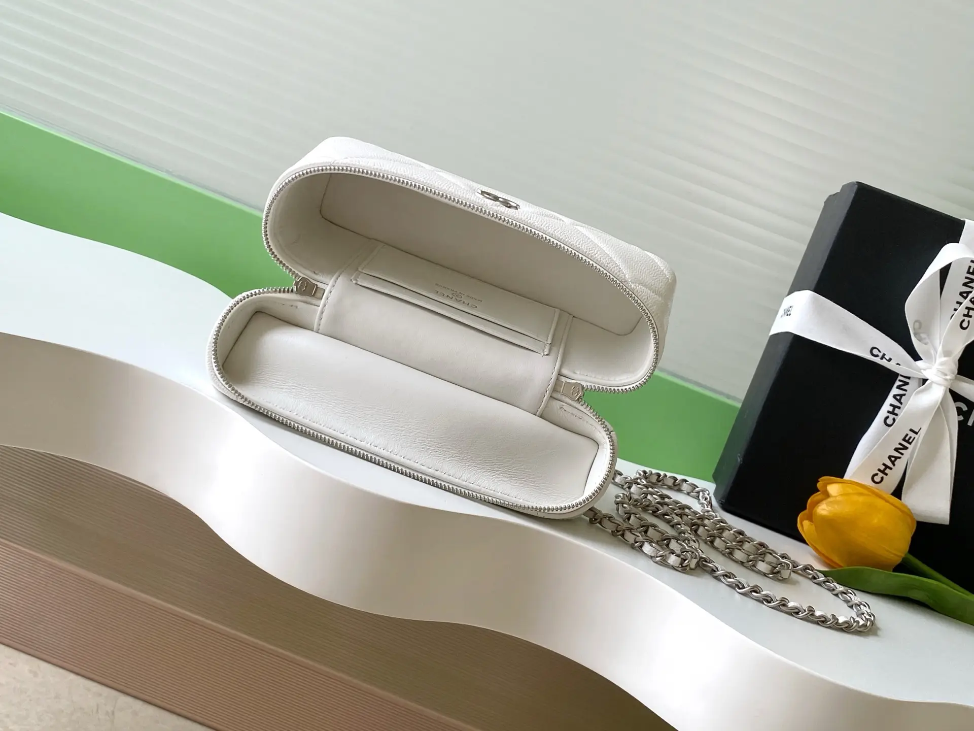 Chanel Chain Vanity Case AP4936 White