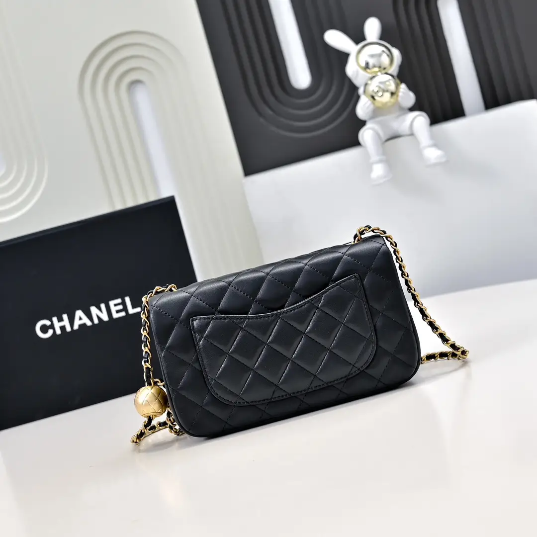 Chanel Flap Bag Black 20cm AS1787