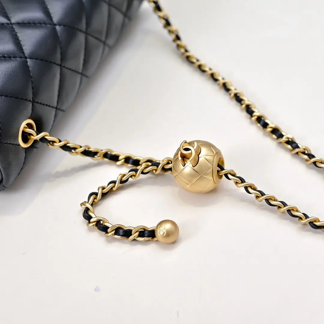 Chanel Flap Bag Black 20cm AS1787