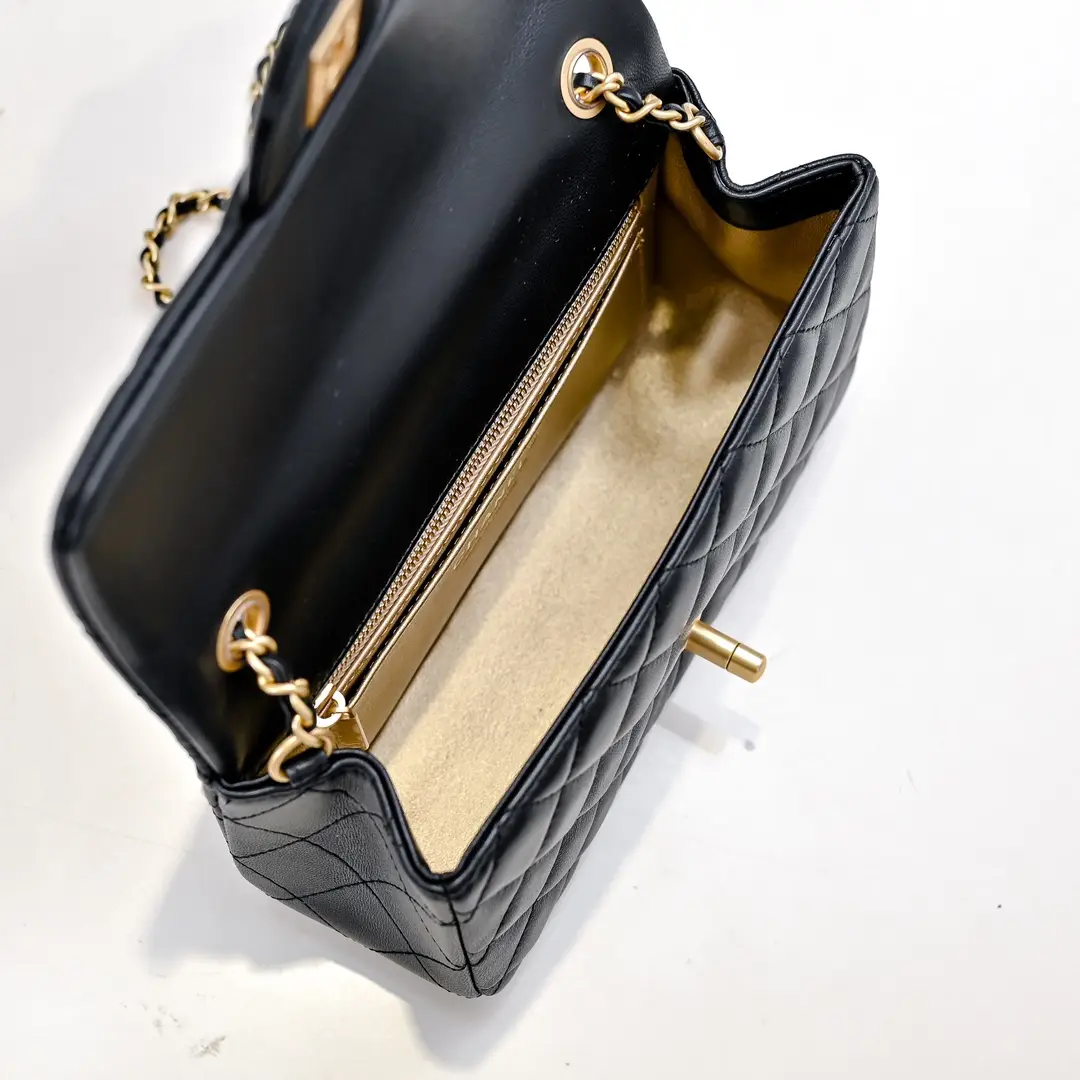 Chanel Flap Bag Black 20cm AS1787