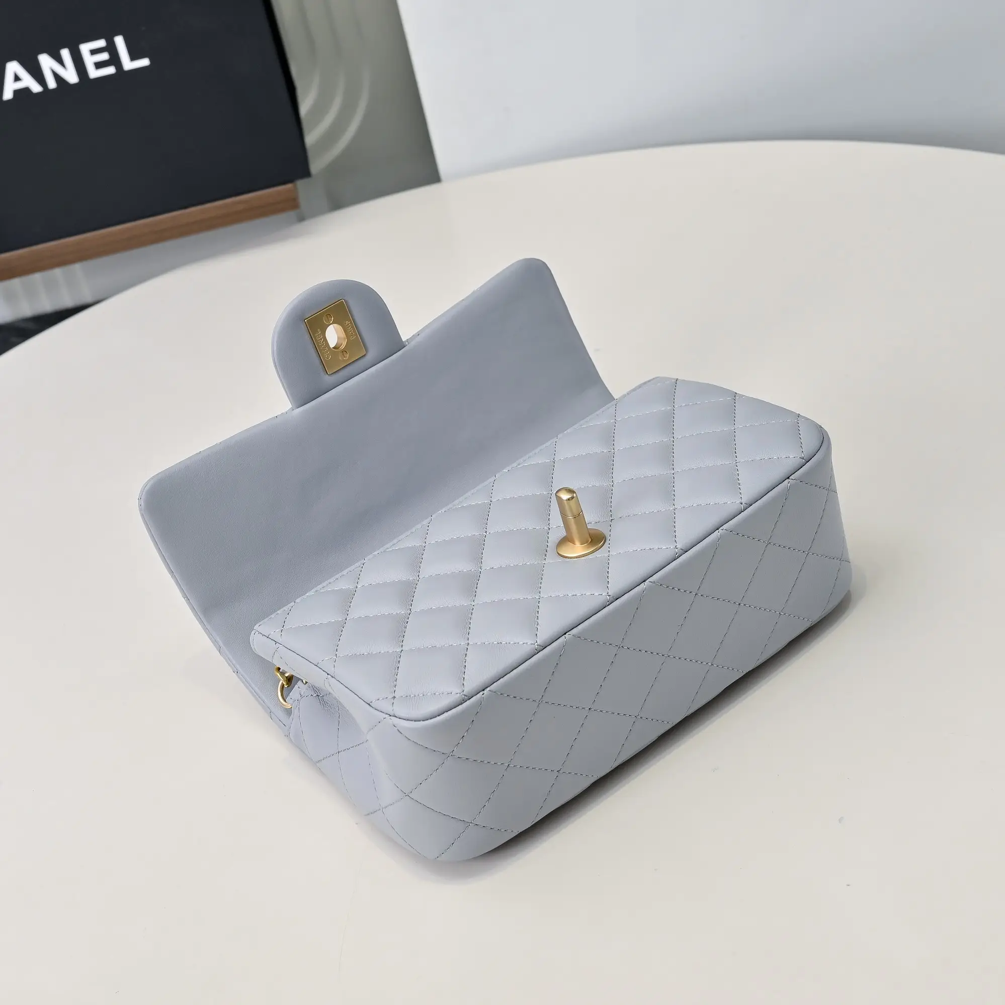 Chanel Flap Bag Light Grey 20cm AS1787