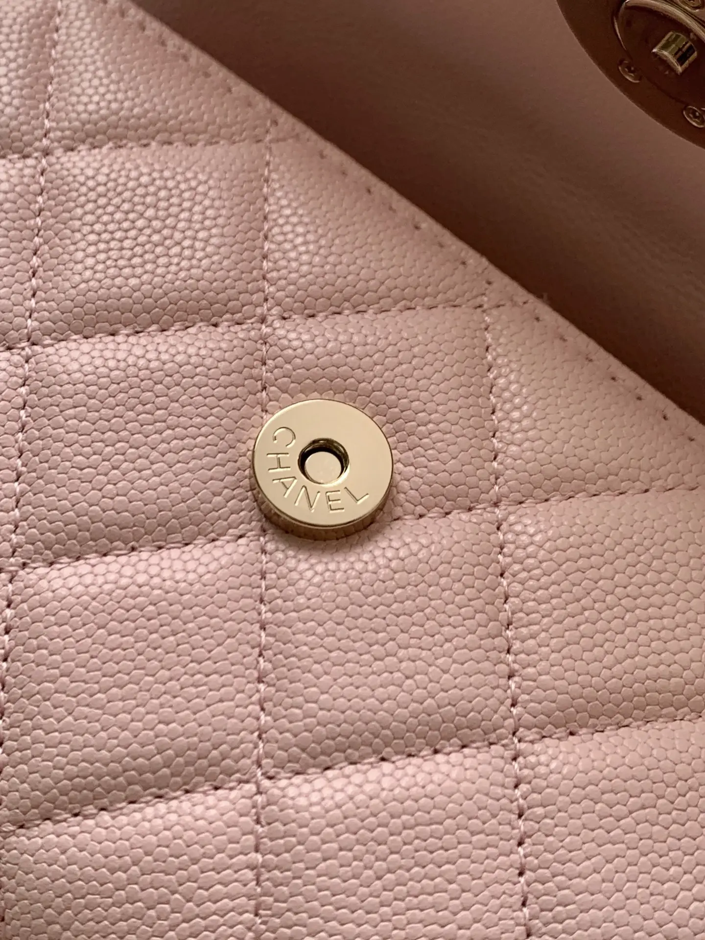 Chanel Kelly Top Handle Bag Pink AP3238