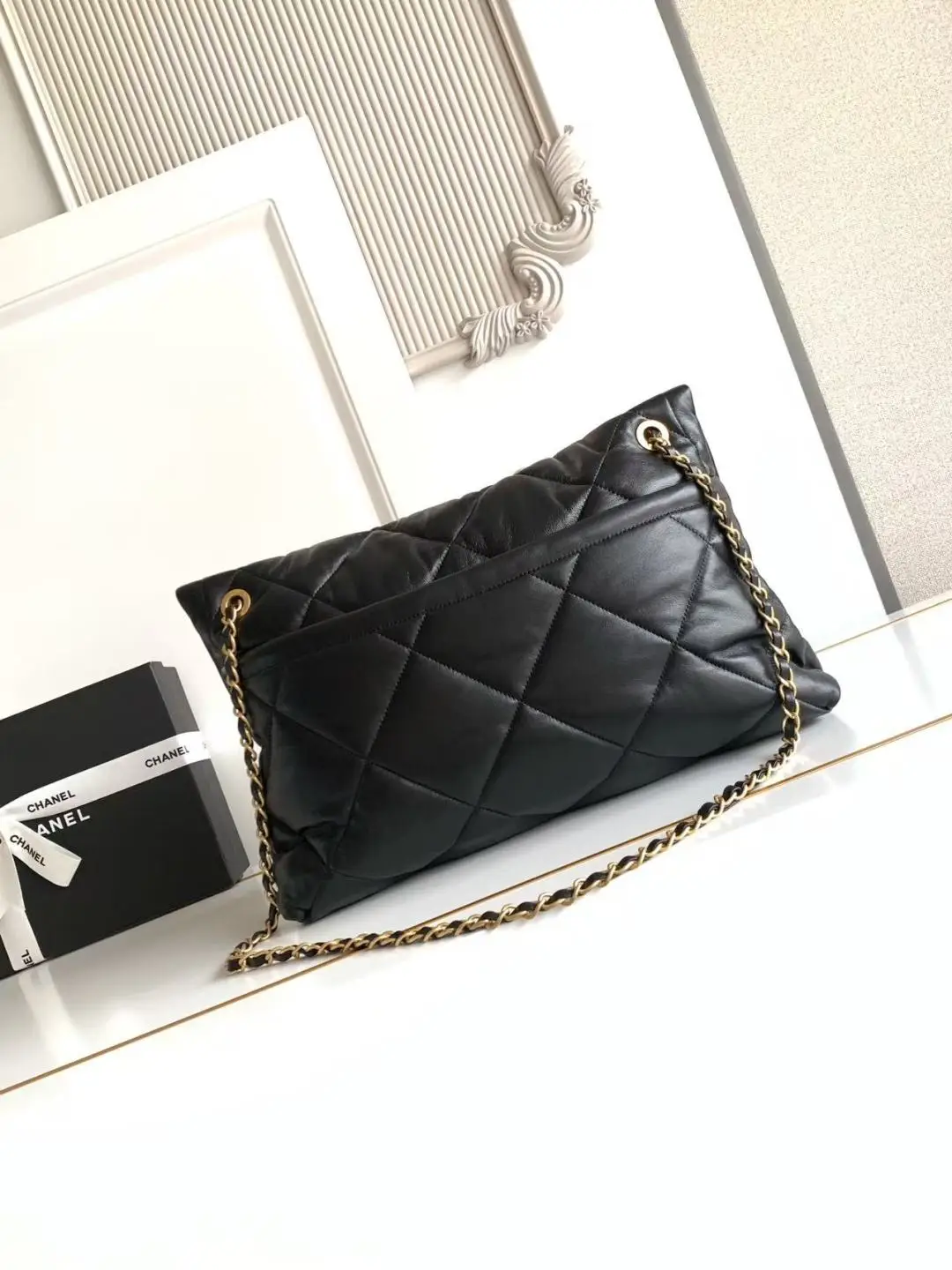 Chanel Maxi Flapbag 