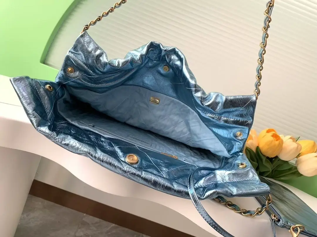 Chanel 22 Medium Handbag AS3261 Blue