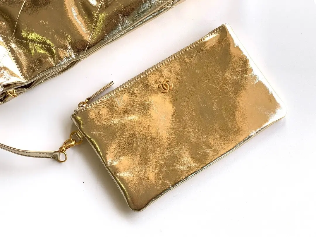 Chanel 22 Medium Handbag AS3261 Gold