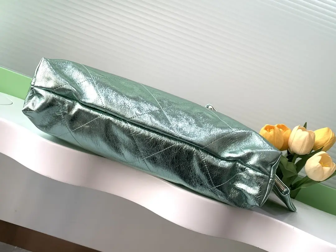 Chanel 22 Medium Handbag AS3261 Green